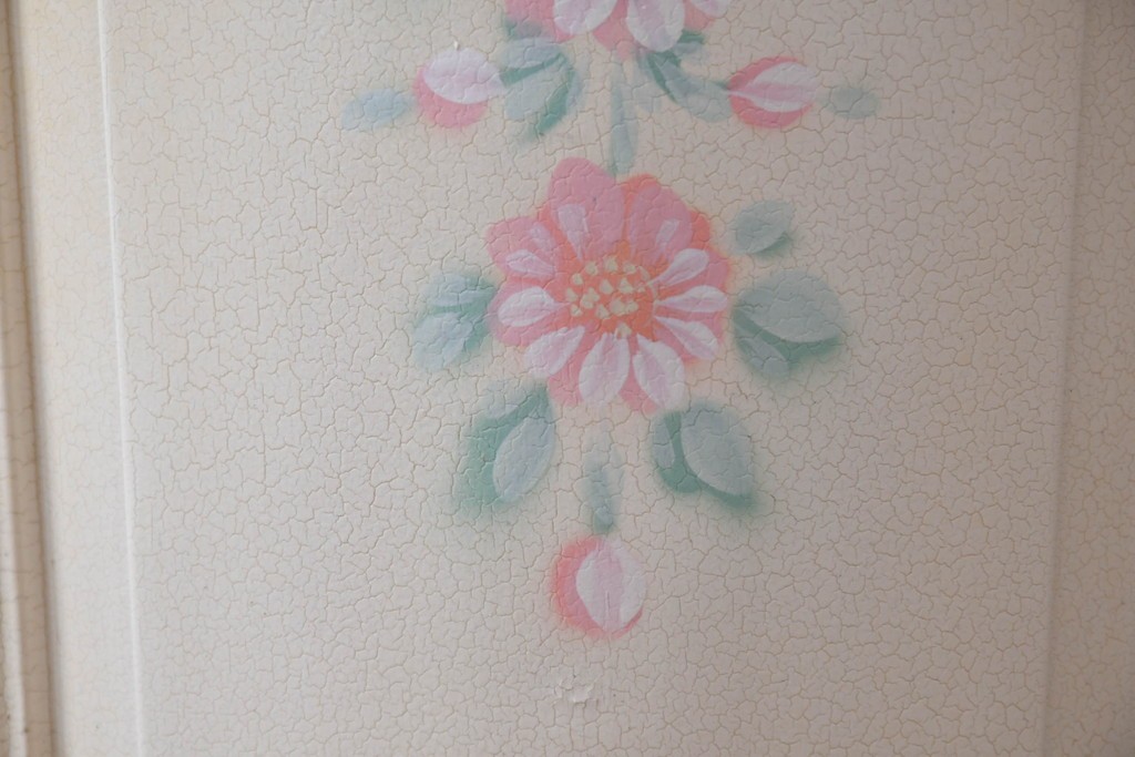 中古　イタリア高級家具　SILIK(シリック)　パステル彩色のレリーフ装飾が華やかな傘立て　定価約46万円　(R-085863)