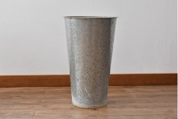 中古　イタリア高級家具　SILIK(シリック)　パステル彩色のレリーフ装飾が華やかな傘立て　定価約46万円　(R-085863)