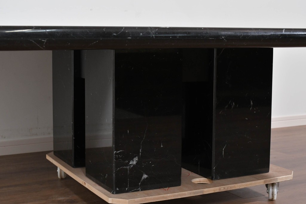 中古　ネオダヴィンチ(Neo Da Vinci)取り扱い　ネロ・マルキニア大理石　重厚な大理石天板のローテーブル　定価約100万円　(R-085864)