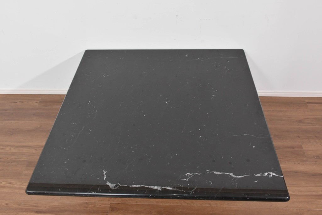 中古　ネオダヴィンチ(Neo Da Vinci)取り扱い　ネロ・マルキニア大理石　重厚な大理石天板のローテーブル　定価約100万円　(R-085864)