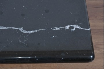 中古　ネオダヴィンチ(Neo Da Vinci)取り扱い　ネロ・マルキニア大理石　重厚な大理石天板のローテーブル　定価約100万円　(R-085864)