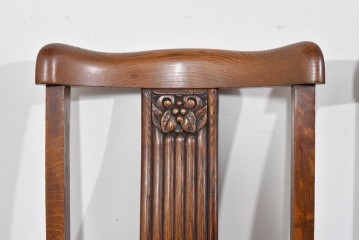 イギリスアンティーク　オーク材　存在感のある彫刻装飾とバルボスレッグが素敵なダイニングチェア4脚セット　(R-085866)