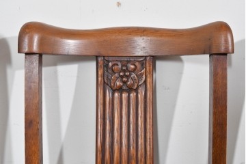 イギリスアンティーク　オーク材　存在感のある彫刻装飾とバルボスレッグが素敵なダイニングチェア4脚セット　(R-085866)