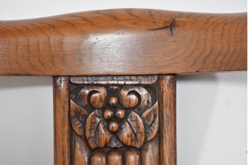 イギリスアンティーク　オーク材　存在感のある彫刻装飾とバルボスレッグが素敵なダイニングチェア4脚セット　(R-085866)