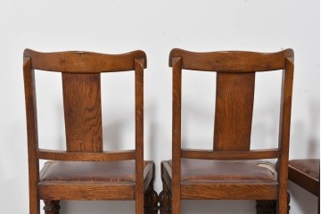 イギリスアンティーク　オーク材　存在感のある彫刻装飾とバルボスレッグが素敵なダイニングチェア4脚セット　(R-085866)