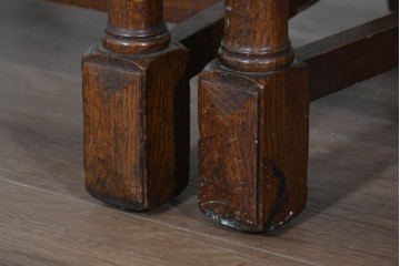 イギリスアンティーク　オーク材　存在感のある彫刻装飾とバルボスレッグが素敵なダイニングチェア4脚セット　(R-085866)