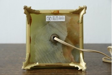 中古　イタリア製　ゴールド色の装飾が優美なオニキス製テーブルスタンド　(R-085867)