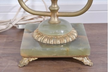 中古　イタリア製　ゴールド色の装飾が優美なオニキス製テーブルスタンド　(R-085867)