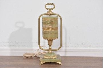 中古　イタリア製　ゴールド色の装飾が優美なオニキス製テーブルスタンド　(R-085867)