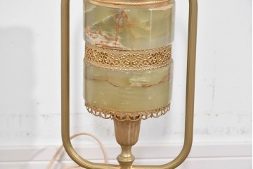 中古　イタリア製　ゴールド色の装飾が優美なオニキス製テーブルスタンド　(R-085867)