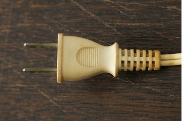 中古　イタリア製　ゴールド色の装飾が優美なオニキス製テーブルスタンド　(R-085868)