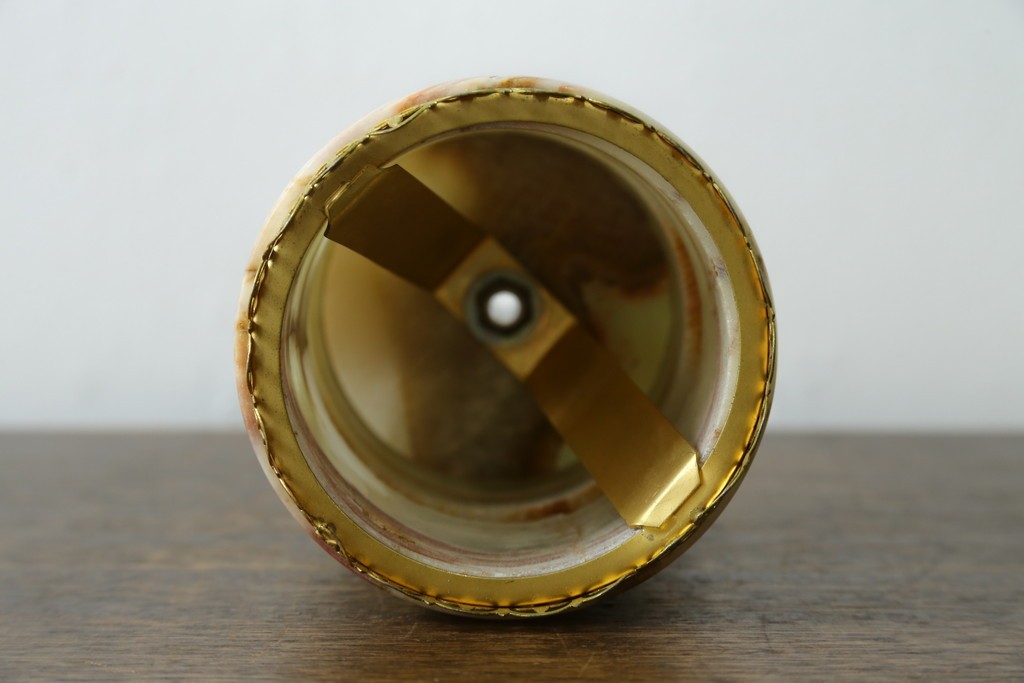 中古　イタリア製　ゴールド色の装飾が優美なオニキス製テーブルスタンド　(R-085868)