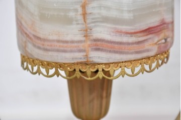 中古　イタリア製　ゴールド色の装飾が優美なオニキス製テーブルスタンド　(R-085868)