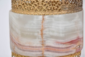 中古　イタリア製　ゴールド色の装飾が優美なオニキス製テーブルスタンド　(R-085868)