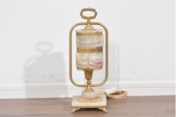 中古　イタリア製　ゴールド色の装飾が優美なオニキス製テーブルスタンド　(R-085868)
