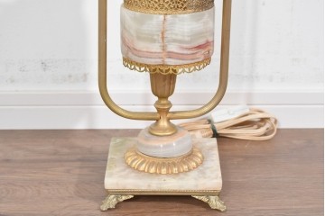 中古　イタリア製　ゴールド色の装飾が優美なオニキス製テーブルスタンド　(R-085868)