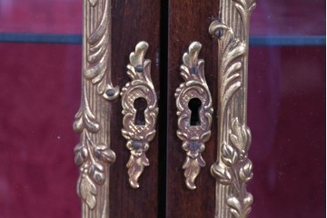 中古　美品　スペイン　MARINER(マリネール)　絵画装飾が華やかなキュリオケース　定価約80万円　(R-085869)