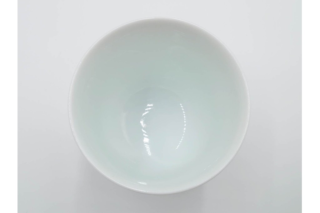 十四代 酒井田柿右衛門　錦　牡丹文が華やかな湯呑2点・竹文の入った盃1点のセット　共箱付き　(R-085873)