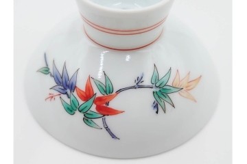 十四代 酒井田柿右衛門　錦　牡丹文が華やかな湯呑2点・竹文の入った盃1点のセット　共箱付き　(R-085873)