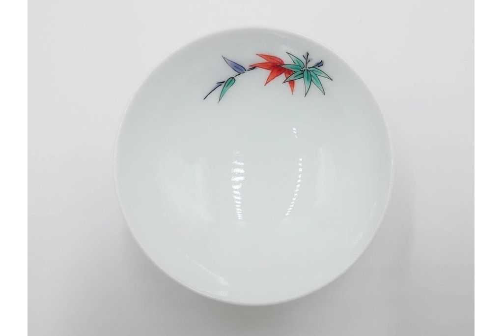 十四代 酒井田柿右衛門　錦　牡丹文が華やかな湯呑2点・竹文の入った盃1点のセット　共箱付き　(R-085873)