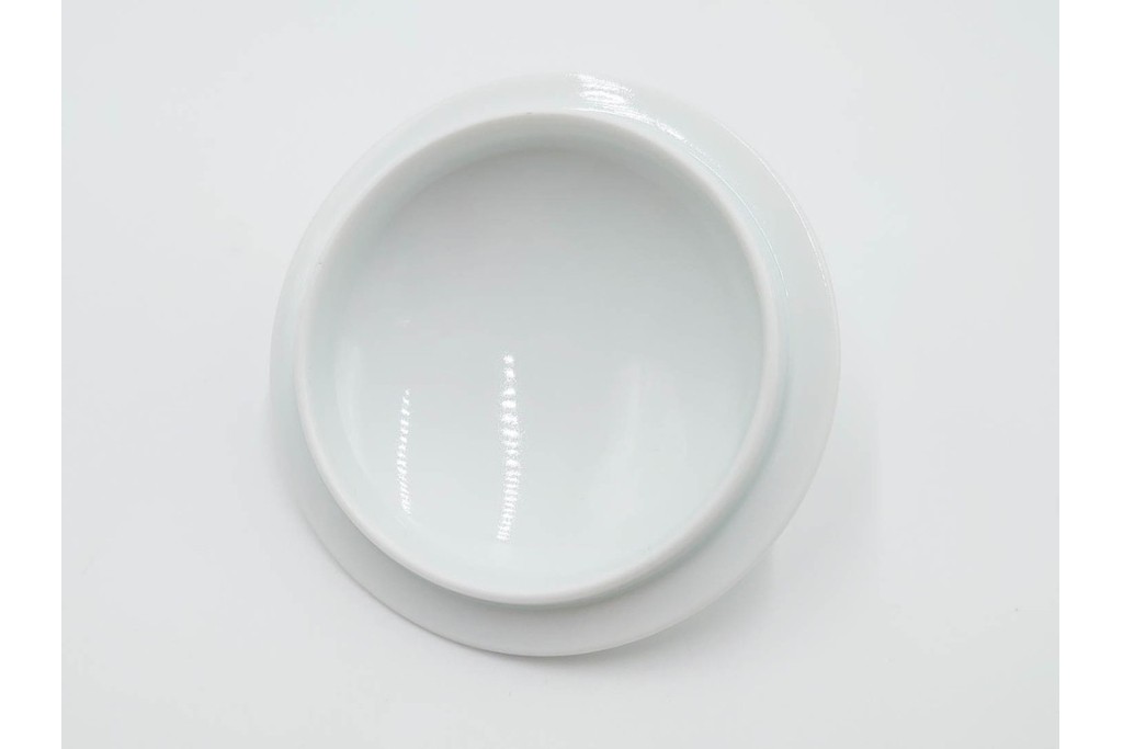 十四代 酒井田柿右衛門　錦　牡丹文が華やかな湯呑2点・竹文の入った盃1点のセット　共箱付き　(R-085873)