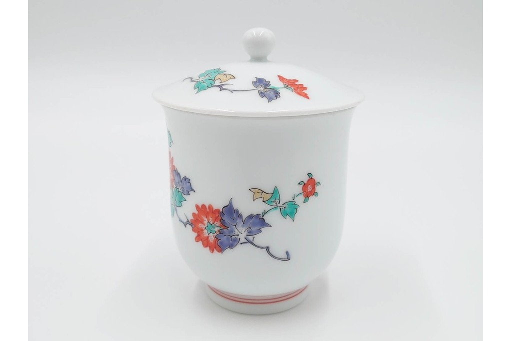 十四代 酒井田柿右衛門　錦　牡丹文が華やかな湯呑2点・竹文の入った盃1点のセット　共箱付き　(R-085873)