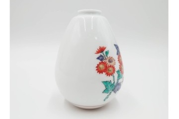 十四代 酒井田柿右衛門　錦・梅鳥文・菊文　優美な一輪生2点セット　共箱付き　(R-085874)