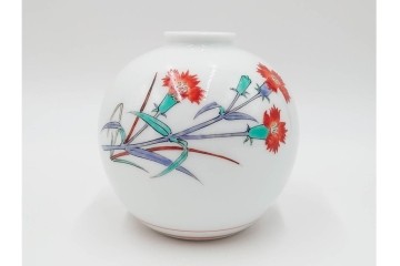 十四代 酒井田柿右衛門　錦　葡萄リス文の花瓶・撫子文の一輪生のセット　共箱付き　(R-085875)