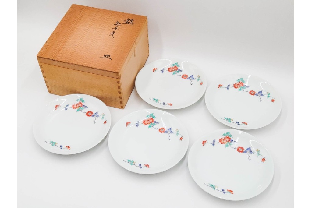 十三代 酒井田柿右衛門　約18cm　錦　牡丹文が上品な皿5枚セット　共箱付き　(R-085876)