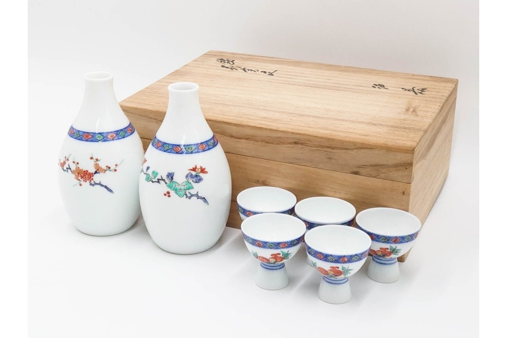 十三代 酒井田柿右衛門　染錦　花実地文が上品な酒器セット　共箱付き　(R-085877)