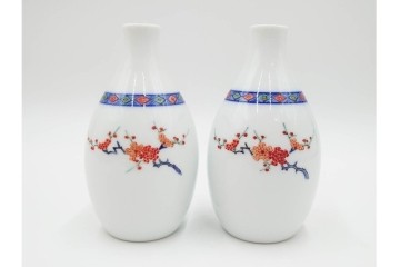 十三代 酒井田柿右衛門　染錦　花実地文が上品な酒器セット　共箱付き　(R-085877)