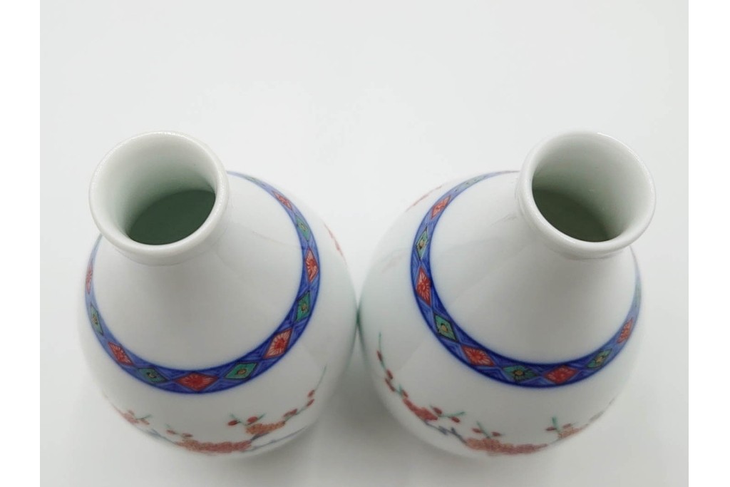 十三代 酒井田柿右衛門　染錦　花実地文が上品な酒器セット　共箱付き　(R-085877)