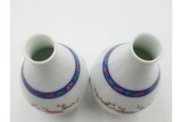 十三代 酒井田柿右衛門　染錦　花実地文が上品な酒器セット　共箱付き　(R-085877)