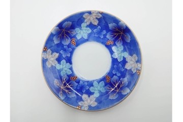 宮内庁御用達　深川製磁　瑠璃葡萄が優美な有田焼のコーヒーカップ&ソーサー6客セット　共箱付き　(R-085879)