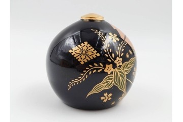 山口県特産　貞峰作　穏やかな表情が親しみ深い大内人形の雛人形2点セット　共箱付き　(R-085880)