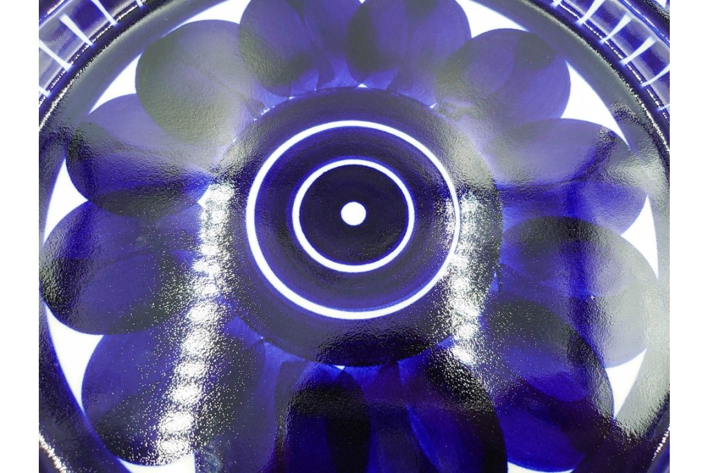 フィンランド　ARABIA(アラビア)　Valencia(バレンシア)　Ulla Procope(ウラ・プロコッペ)　約33cm　一つ一つ丁寧に絵付けされた意匠が美しいプレート　外箱付き　(R-085882)