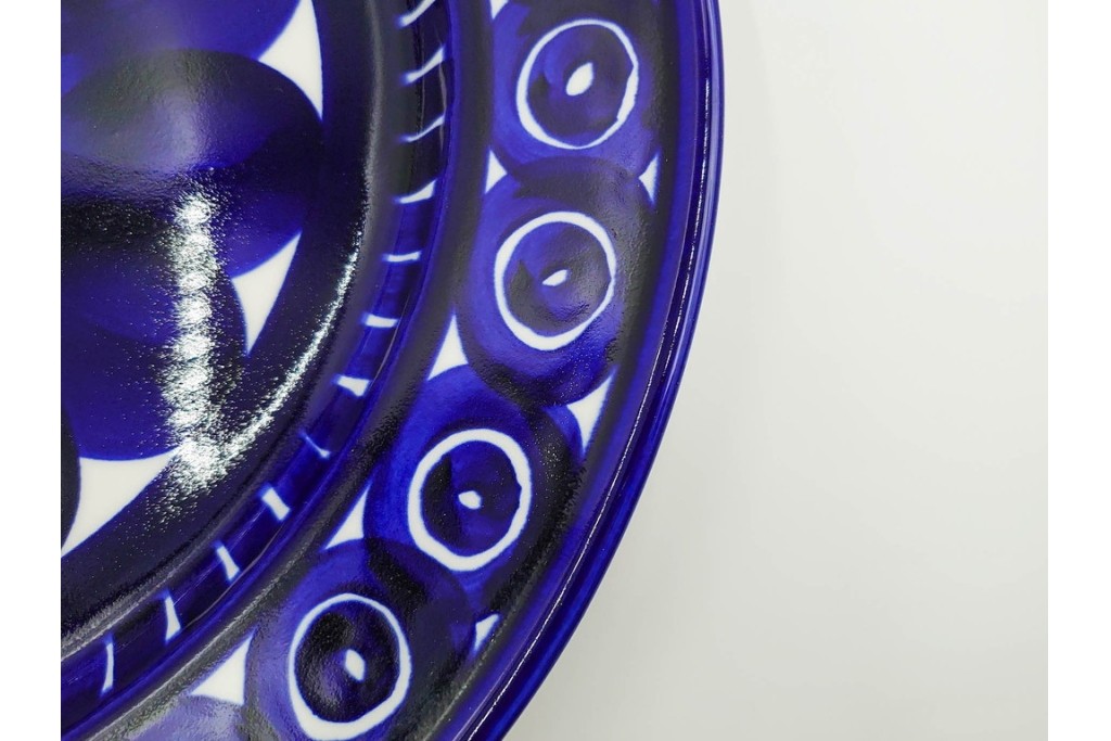 フィンランド　ARABIA(アラビア)　Valencia(バレンシア)　Ulla Procope(ウラ・プロコッペ)　約33cm　一つ一つ丁寧に絵付けされた意匠が美しいプレート　外箱付き　(R-085882)