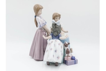 スペイン製　LLADRO(リヤドロ)　「MAKING A WISH」　バースデーケーキを囲む少女と犬の情景が愛らしい誕生日パーティーのフィギュリン　外箱付き　(R-085883)