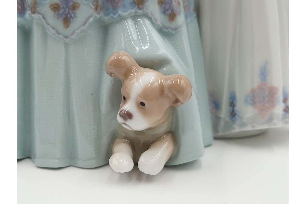 スペイン製　LLADRO(リヤドロ)　「MAKING A WISH」　バースデーケーキを囲む少女と犬の情景が愛らしい誕生日パーティーのフィギュリン　外箱付き　(R-085883)
