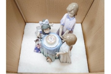 スペイン製　LLADRO(リヤドロ)　「MAKING A WISH」　バースデーケーキを囲む少女と犬の情景が愛らしい誕生日パーティーのフィギュリン　外箱付き　(R-085883)