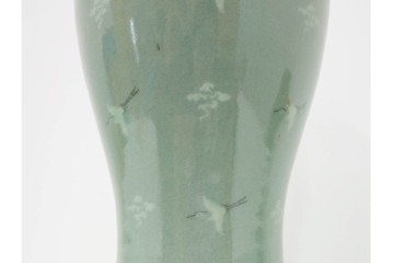 韓国人間文化財(人間国宝)　柳海剛(柳根瀅)　高麗青磁　象嵌　高さ約37㎝　雲鶴文を配した格調高い梅瓶　共箱付き　(R-085885)