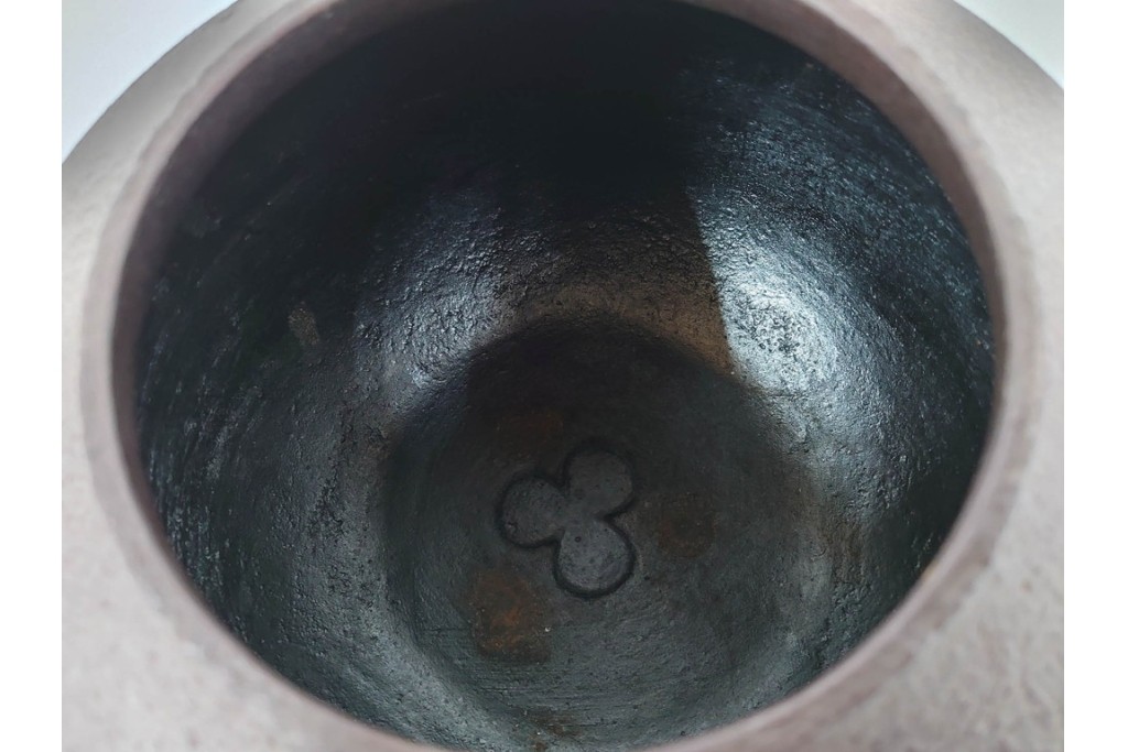 人間国宝　釜師 高橋敬典　端正な造形が際立つ利休好の阿弥陀堂釜　共箱付き　(R-085886)