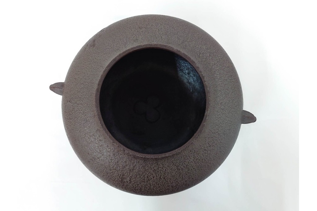 人間国宝　釜師 高橋敬典　端正な造形が際立つ利休好の阿弥陀堂釜　共箱付き　(R-085886)