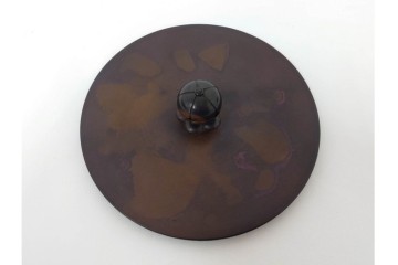 鋳師 般若勘渓(昭三)　時代写　浜風に揺れる松を表した浜松文真ノ釜　共箱付き　(R-085887)