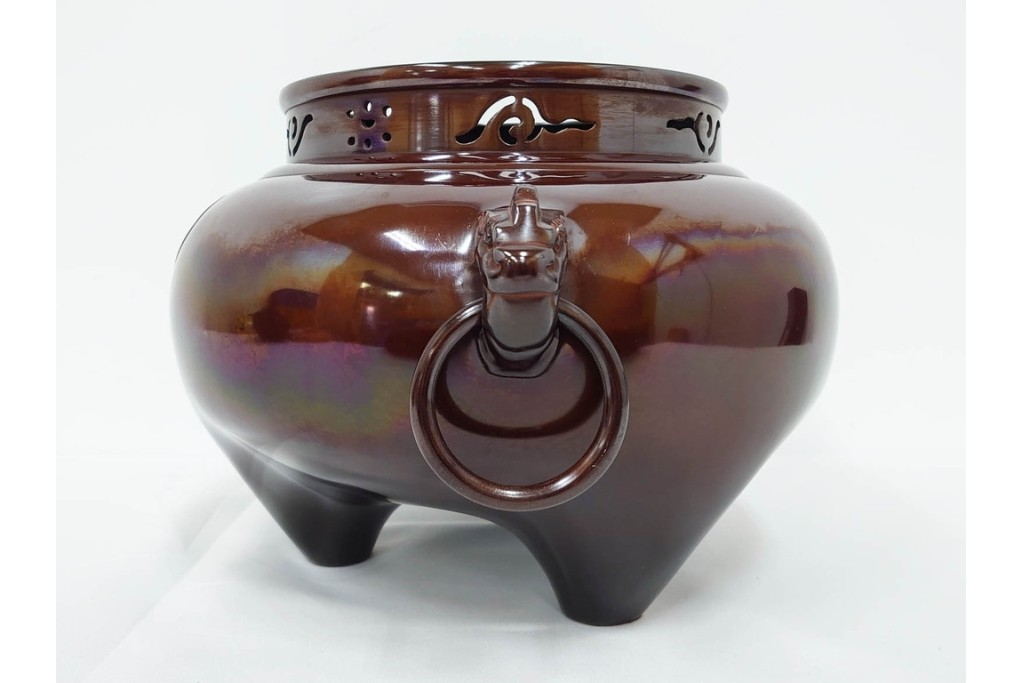 釜師 十二代 和田美之助　透かし文様が涼しげな丸釜添の唐銅鬼面風炉　共箱付き　(R-085892)