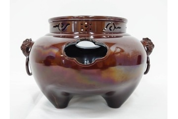 釜師 十二代 和田美之助　透かし文様が涼しげな丸釜添の唐銅鬼面風炉　共箱付き　(R-085892)