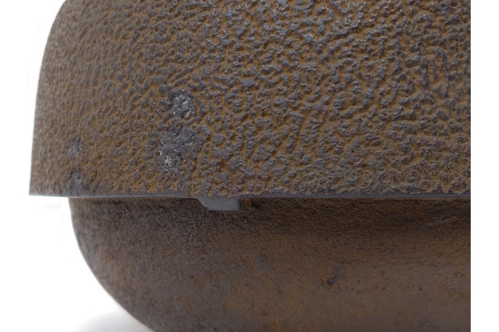 釜師 十二代 和田美之助　透かし文様が涼しげな丸釜添の唐銅鬼面風炉　共箱付き　(R-085892)