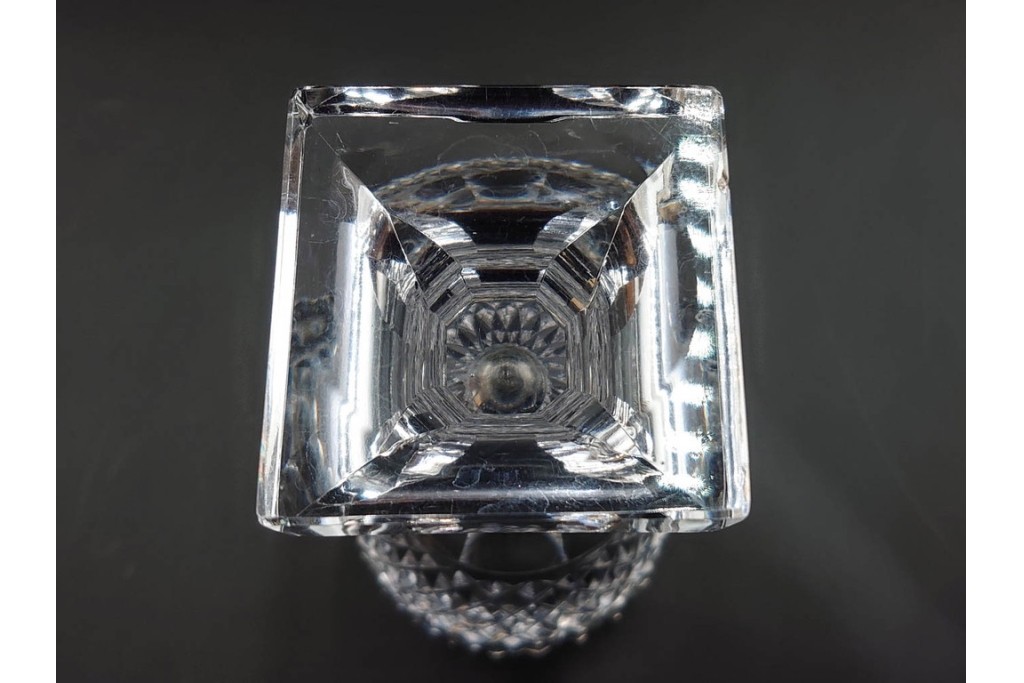 由水常雄　復刻作　繊細な霰文が輝く江戸切子のワイングラス一対　共箱付き　(R-085893)