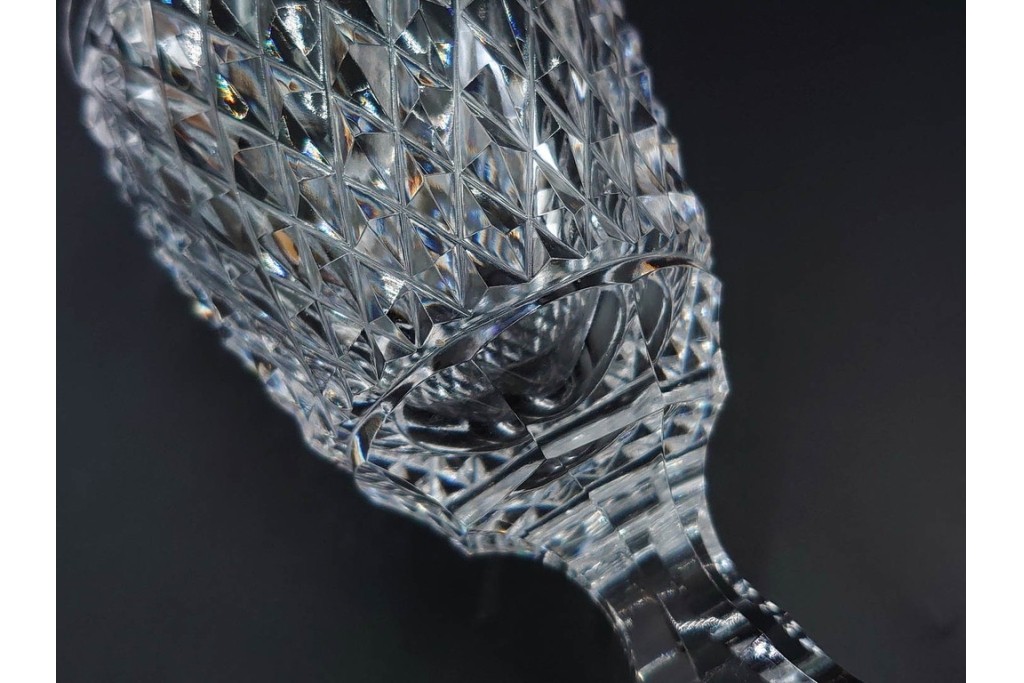 由水常雄　復刻作　繊細な霰文が輝く江戸切子のワイングラス一対　共箱付き　(R-085893)