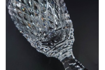 由水常雄　復刻作　繊細な霰文が輝く江戸切子のワイングラス一対　共箱付き　(R-085893)